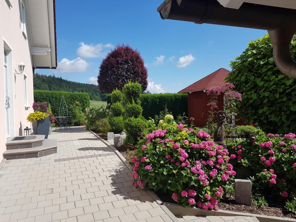 Ferienwohnung Toni Mit Balkon Und Garten Pemfling 外观 照片